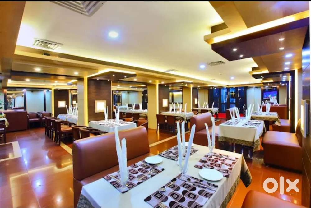 Waiter / Waitress / Hostess