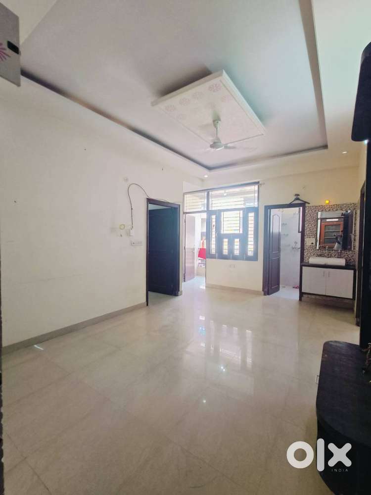 3 BHK LUXURY FLAT AVAILABLE FOR SELL NEAR MANSAROVAR METRO STATION