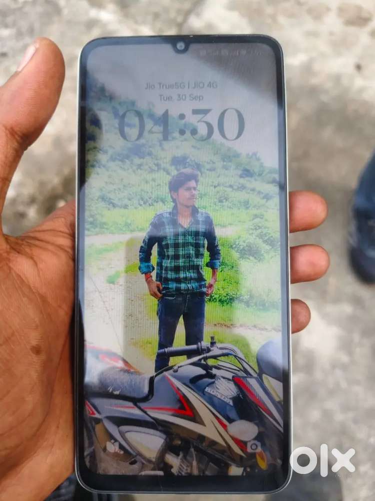 Poco brand hai 6 month hua hai abhi