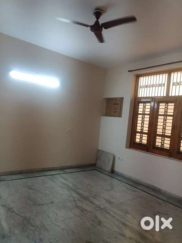 PARK FACING 2BHK SET AVAILABLE IN BRS NAGAR