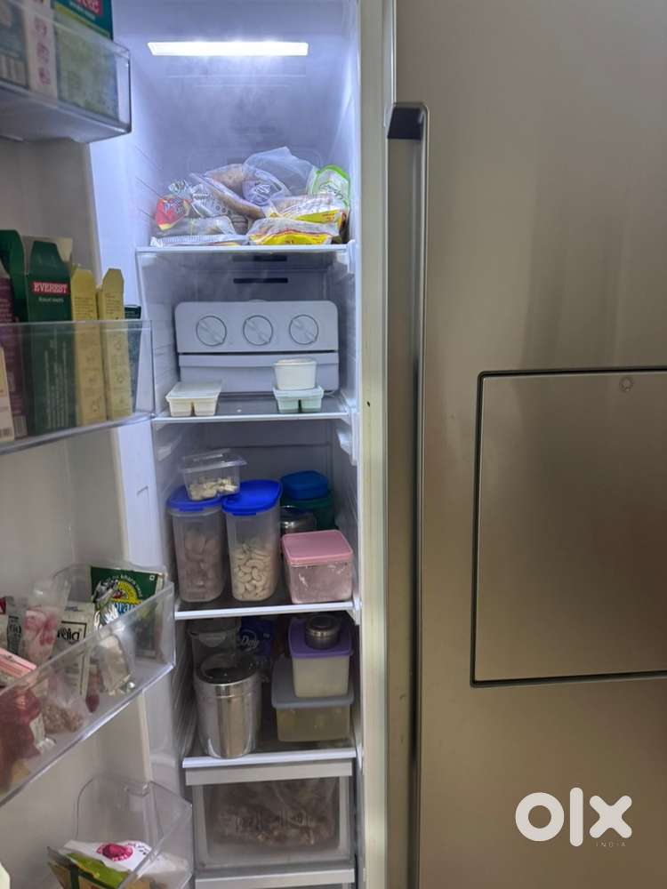 Fridge of 2 doors 840 ltrs capacity