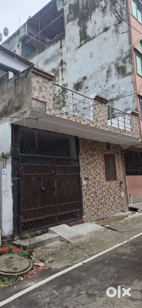 Independent house in vasundhara sector-1