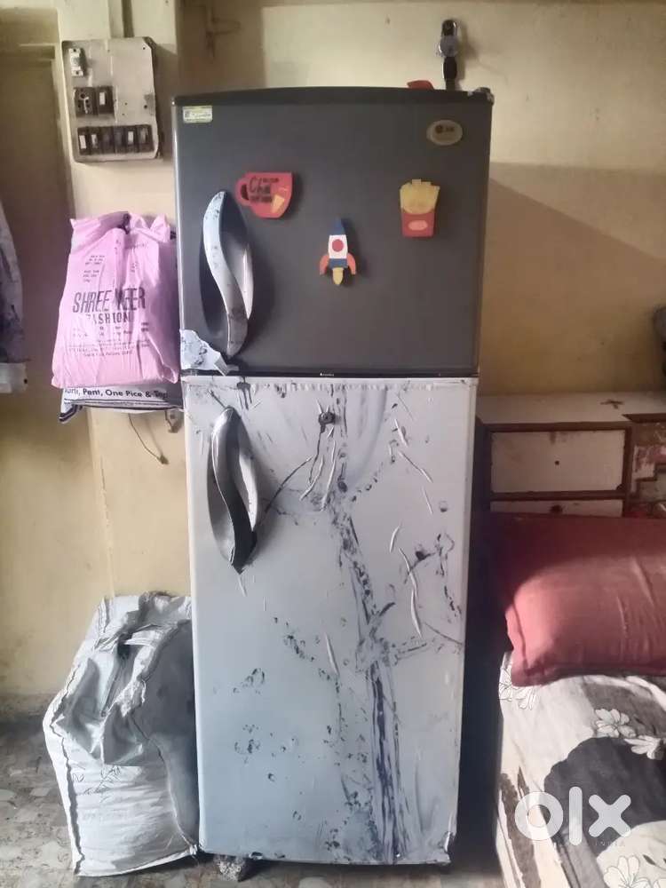 Double Door Fridge in Excellent Condition – Ready to Use!