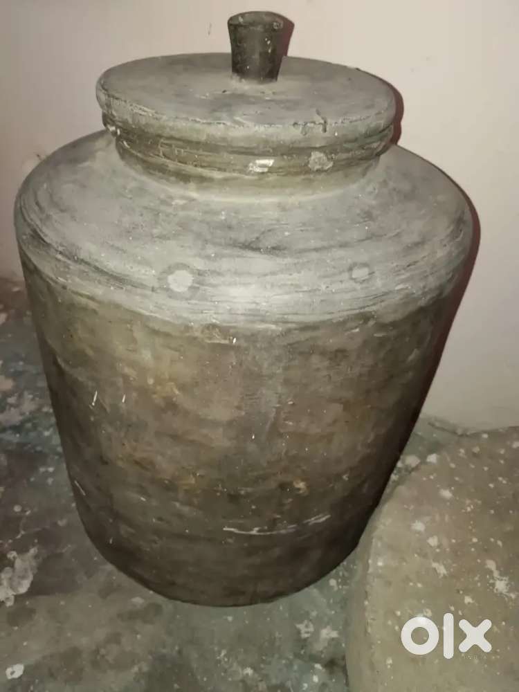 Achaar Rakhne ki matki (आचार की मटकी)