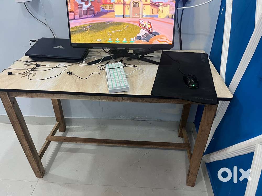 Computer Table/ Wooden Table