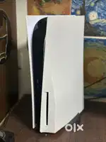 Playstation 5 disk version with controller
