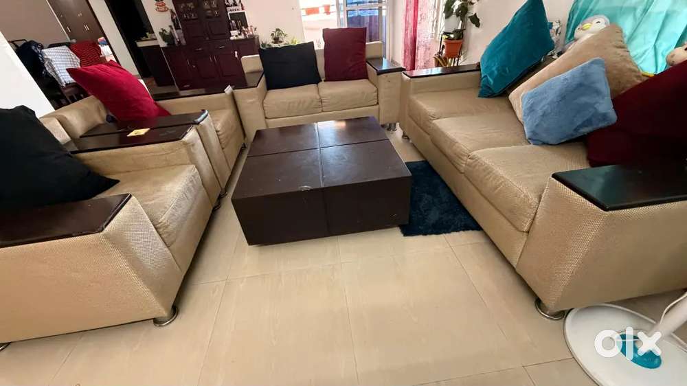 Sofa Set With Cushions and Center Table
