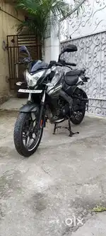 Bajaj Pulsar ns 125 cc good condition showroom first owner
