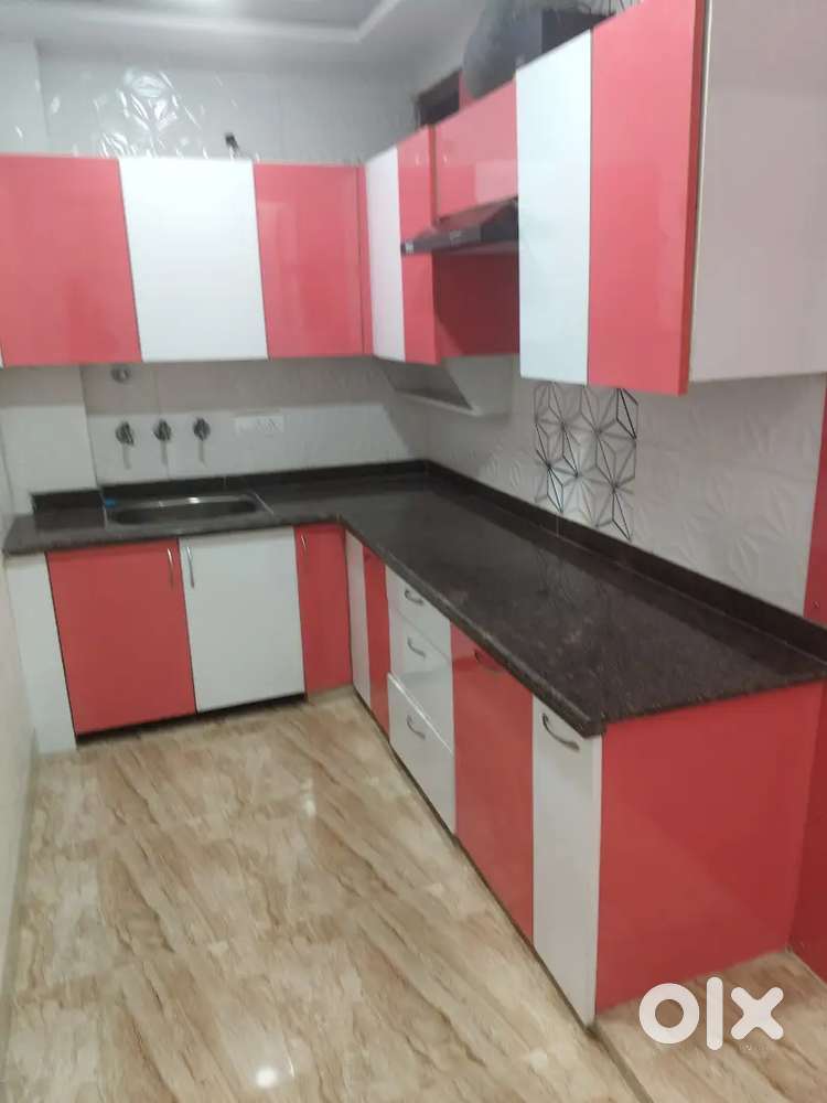IIGOHRI PROPERTIES II 2BHK LIFT PARKING UPPER SECOND FLOOR PARK FACING
