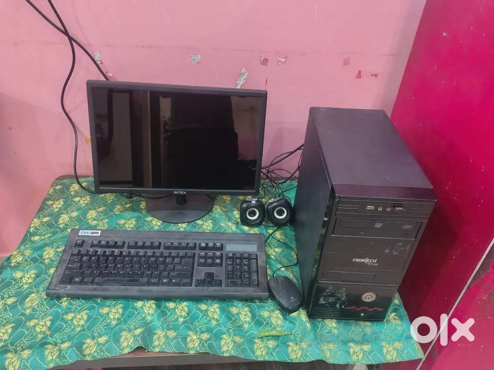 Moniter ki one year warranty and pc working condition and window 7 h
