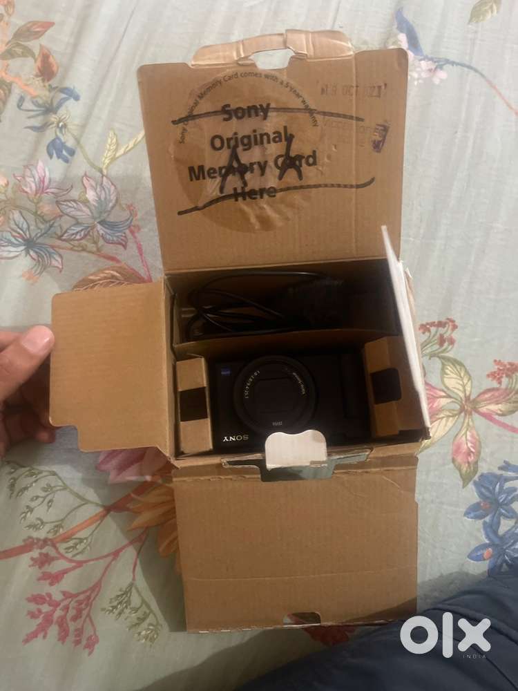 Sony zv-1 open box