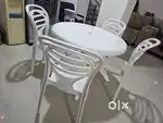 Dining table  seater 4 color  white  6 month  old