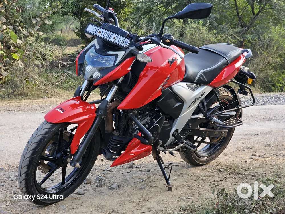 TVS Apache 160 4v Red