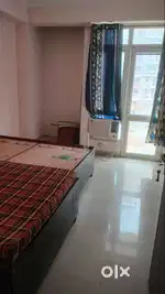 LOOKING FOR FEMALE FLATMATE