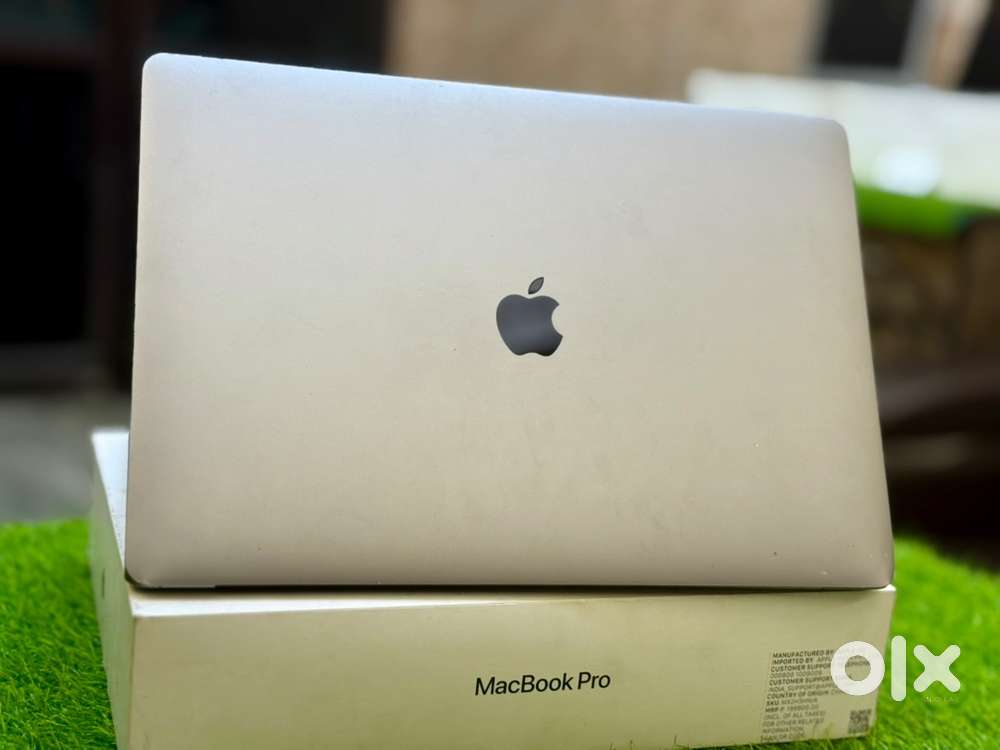 MacBook Pro i9 (2021)  16GB RAM  512GB SSD  5.5GB Graphics