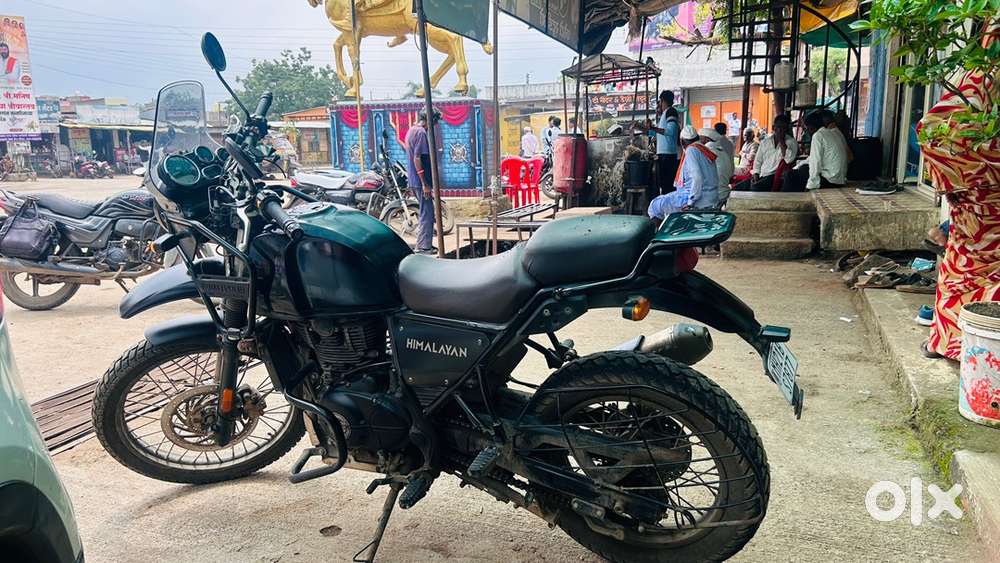 Royal Enfield Himalayn Bike 411 cc Black colour. 28300 km run comp.