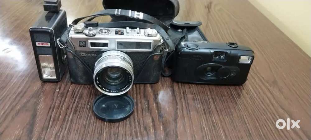 Electro 35 with flash, agfa, reel required for both, antique value