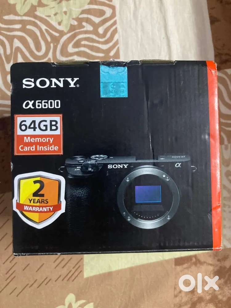 Sony A6600 Mirrorless Camera with 16-50mm Lens  Excellent Condition