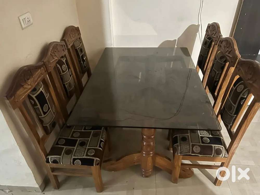 6 seater dining table