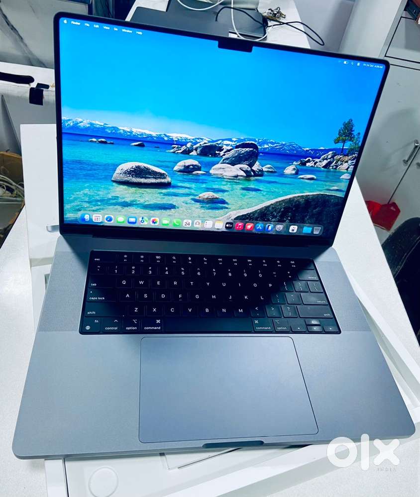 ( Mac huB ) Macbook Pro M1 Max - Chip / Under Apple Care Plus Warranty
