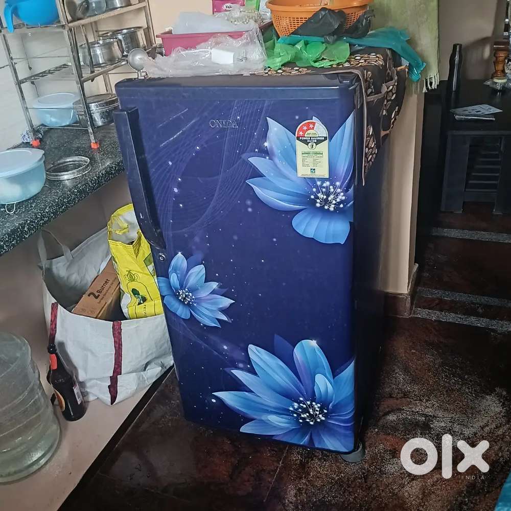 Onida 190 L fridge 3 Star 1.6 years old  good condition for sale