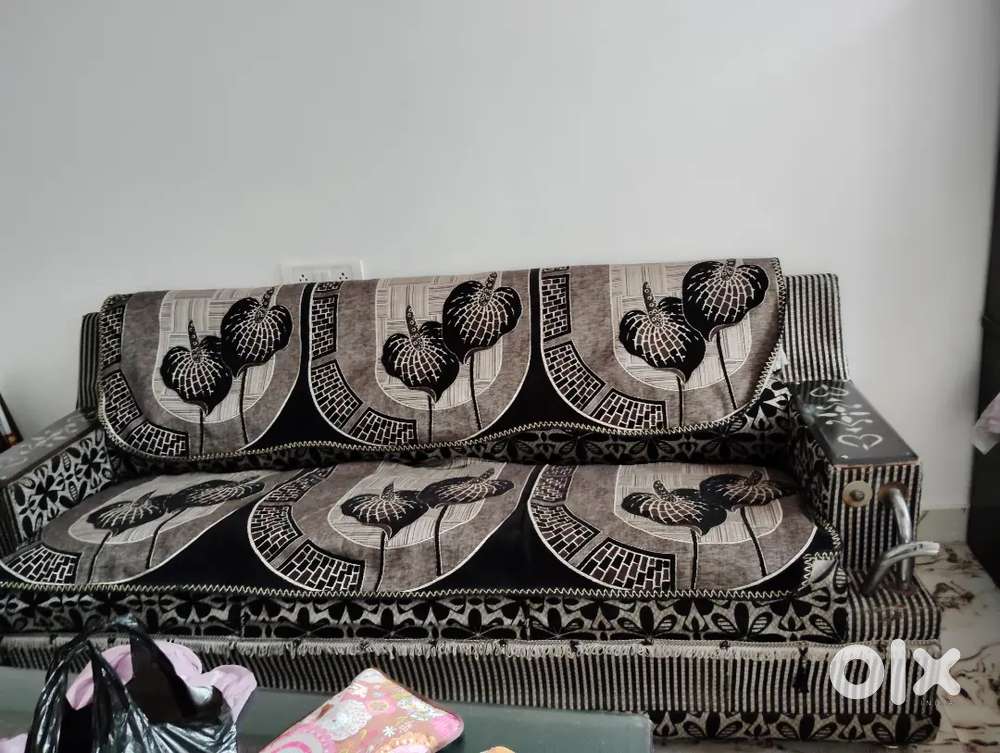 5 Seater Sofa with table