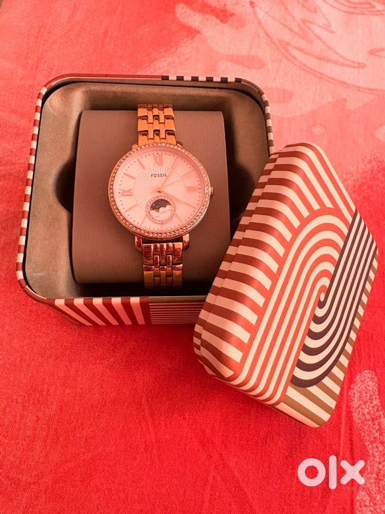 FOSSIL Brand new Women’s watch not used Rose gold