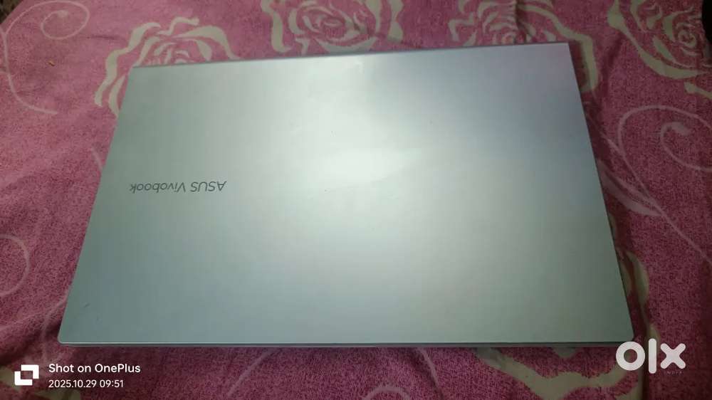 Asus vivobook laptop