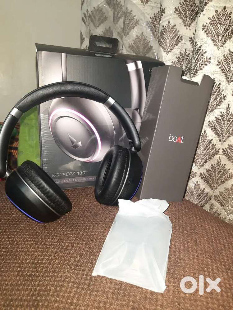 Boat Rockerz 480 with led lighting,Brand new condition just