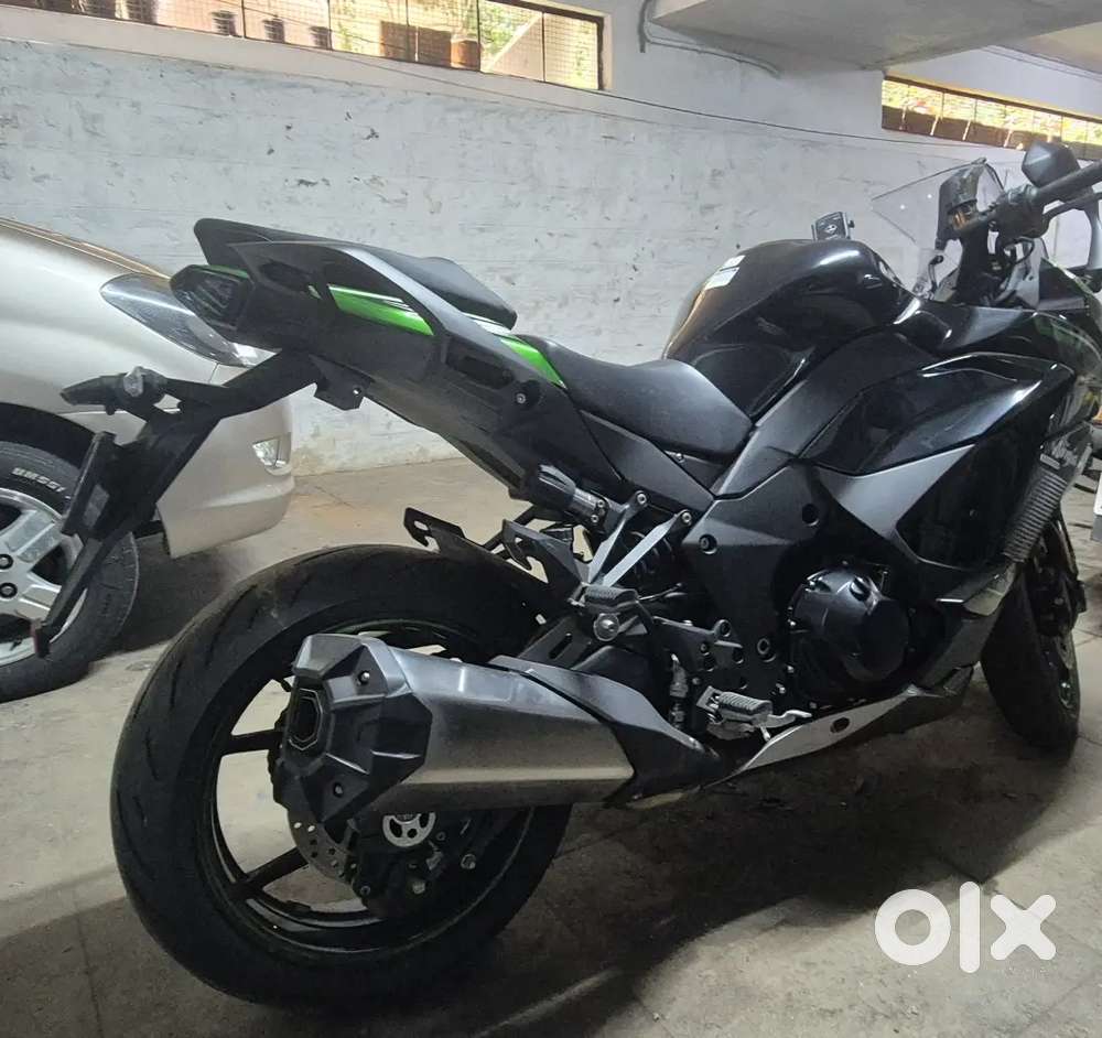 Ninja 1000SX 2023, 4100km lightly used.