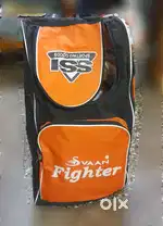 Complete cricket kit in very very  good condition, only 1 month used.