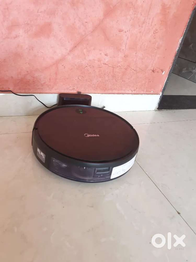 Robot vacuum cleaner with mapping one day use only