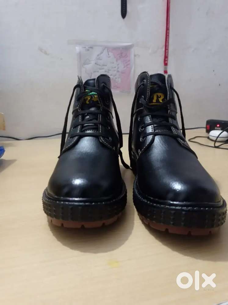 VINTAGE CLASSIC BLACK COLOUR COWBOY BOOTS FOR MEN WITH HIGH SOLES