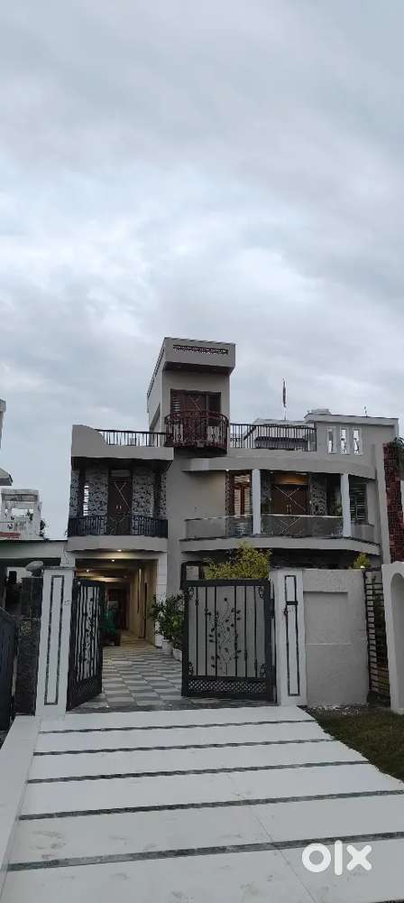 Plot number L- 111 , Swimming pool, Bathtub, park in front
,60' Road