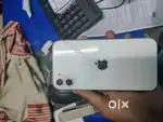 Iphone 11 128 gb battery new Apple store se laga hua hai