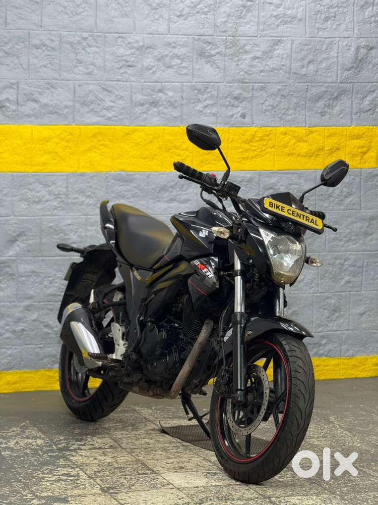 SUZUKI GIXXER (2702)