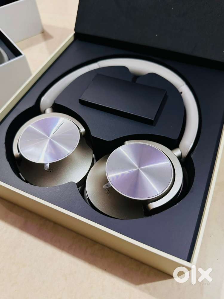 Selling my Brand new Noise Master Buds Max with Sound by Bose