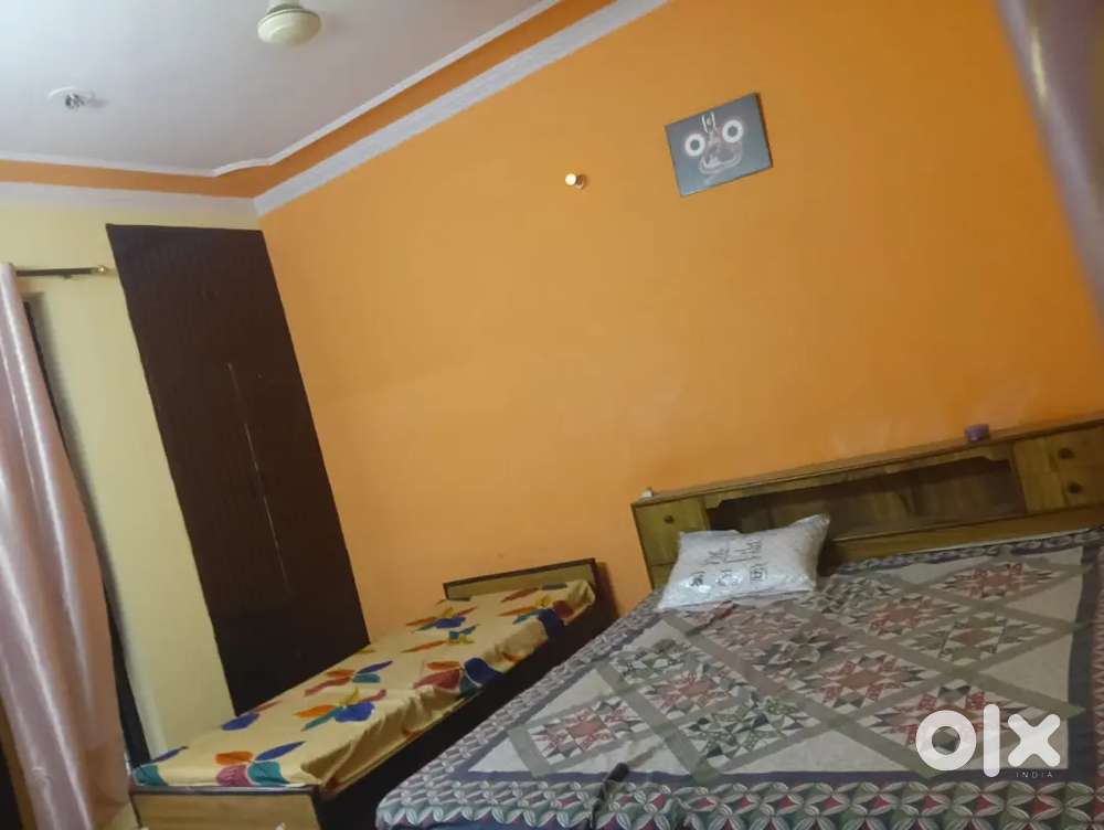 PG available for girls