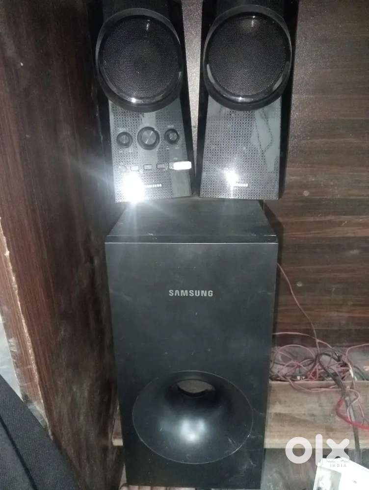 Sumsung home theatre 2.1new brand with Bluetooth ispekar