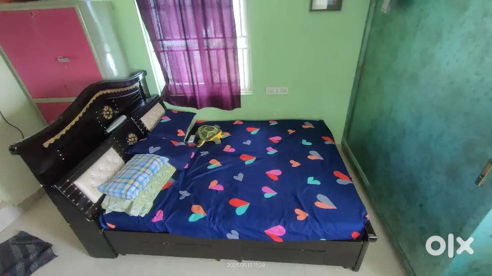 Queen size bed with mattress for sale