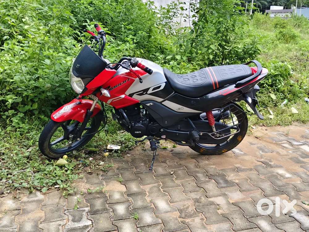 HERO PASSION PRO ,looks like brand new condition,single hand drive