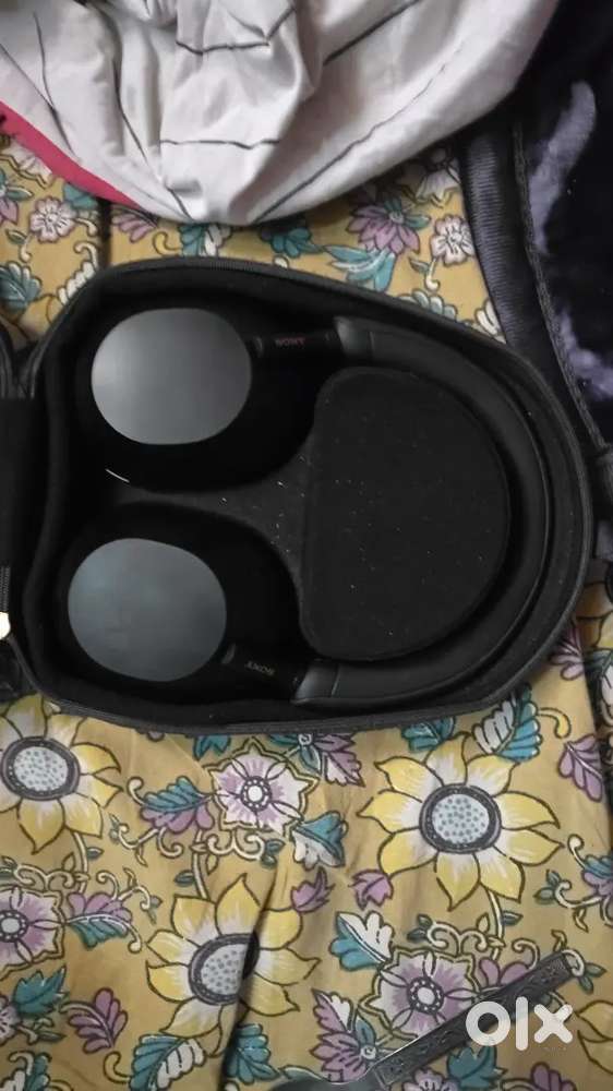 Used Sony WH-1000XM5 Wireless Headphones Excellent Condition with case