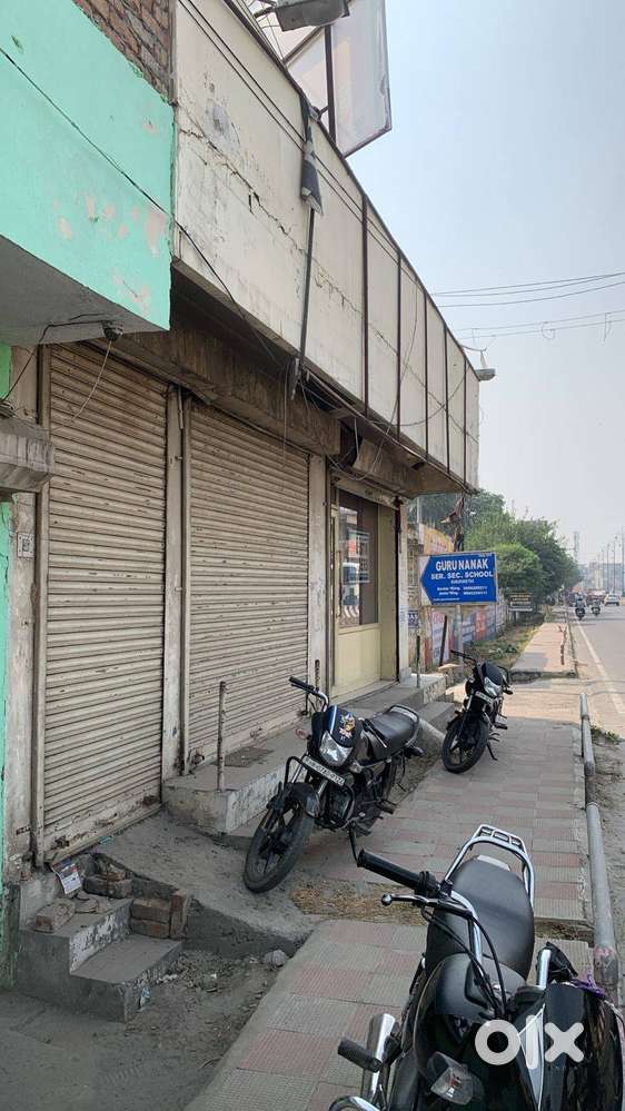2500 SQ FT Prispace with basememt and ground floor on Rent