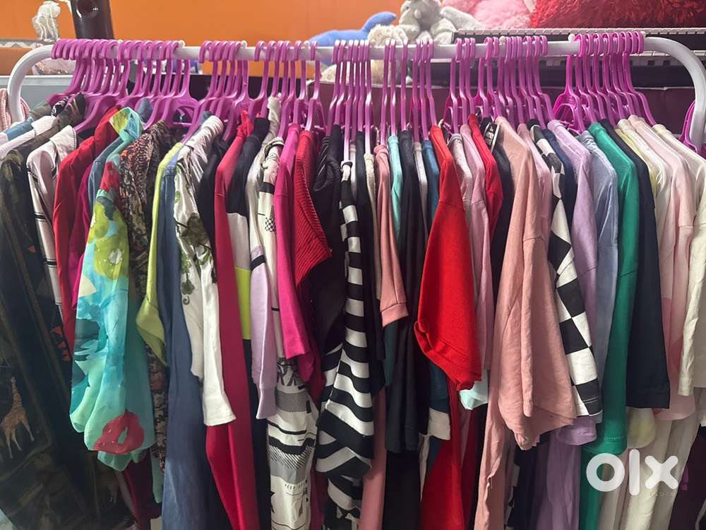 Clothes hanging stand with hangers