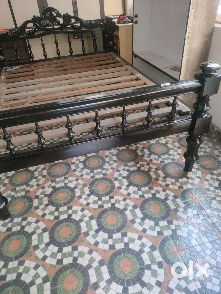 Burma teak wooden 5'x 7' Bed