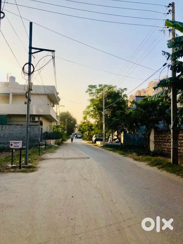 RESIDENTIAL CORNOR PLOT FOR SALE 158 SQYDS SECTOR 127 SHIWALIK CITY