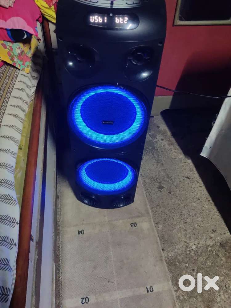 4 month old and 2 years warranty available good condition