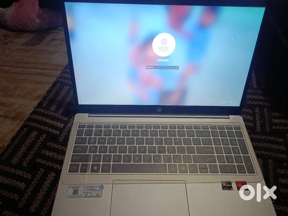 HP laptop 22/09/2025 ko liya tha abhi sell Krna hai jisko bhee chiyhe