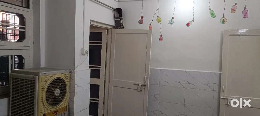 Fully furnished single room with attached lathbath
