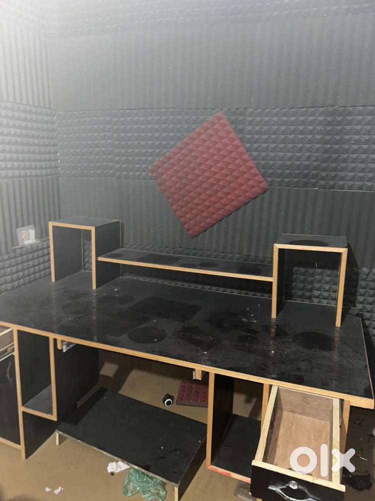 Computer table